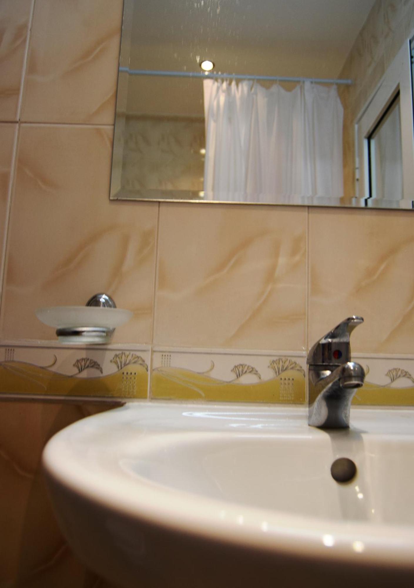 Bright Studio With Parking & Pool Sveti Vlas Exterior photo
